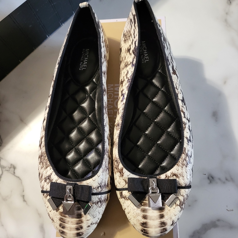 Michael Kors Animal Print Flat w/ padlock design